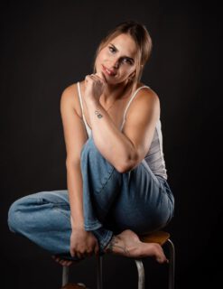 Erste Studio Session mit Monique
Neulich hab ich mit Monique ein paar einfache Licht Setups I'm Studio getestet. Dies ist das erste von drei Sets
💃 @minique_bi
📸 @sebastian.photo.compass
📍 Wienhausen